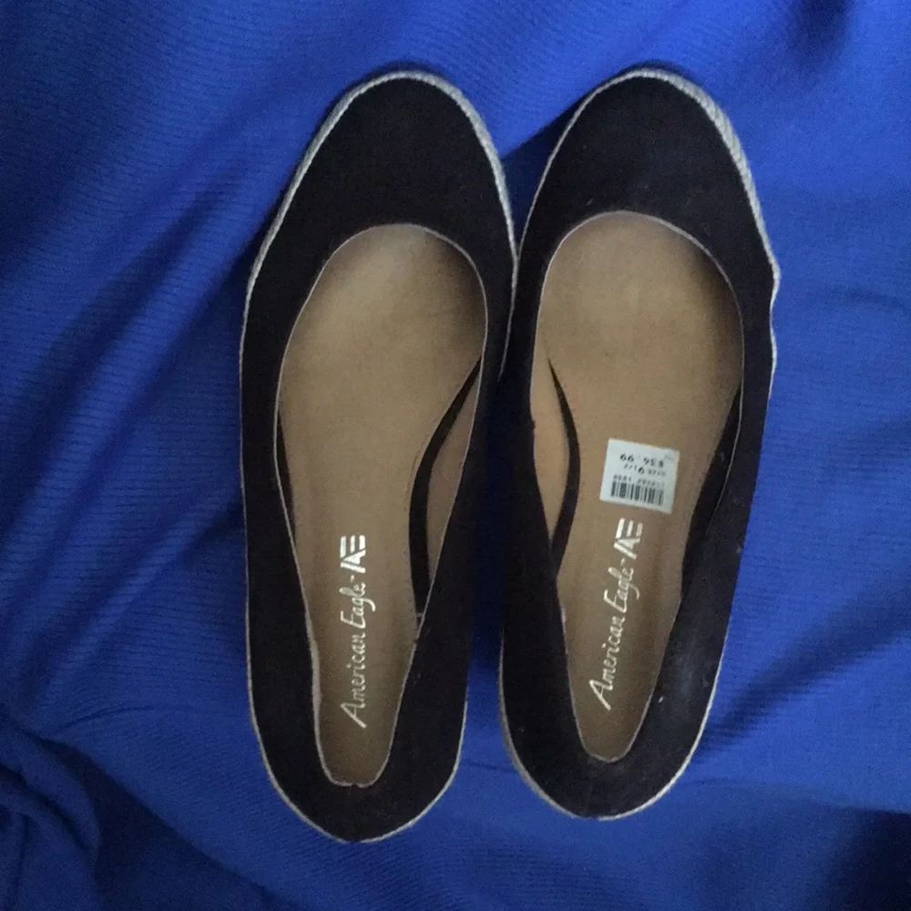 FINAL MARKDOWN Ladies’ American Eagle Espadrilles (9-1/2)